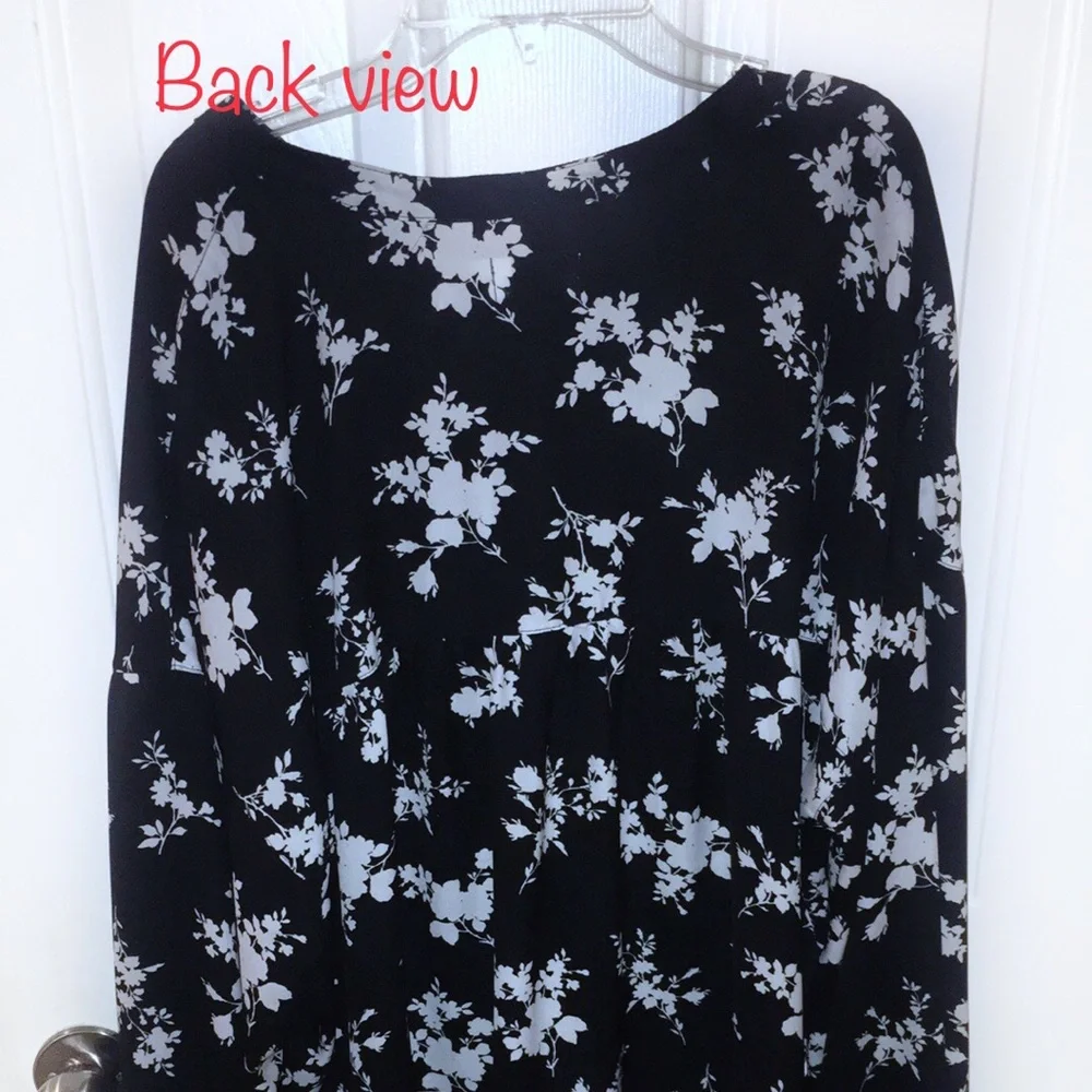 Tunic style flower blouse - Picture 8 of 9